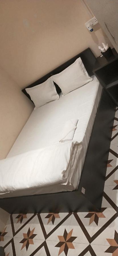 Oyo Thangal Hotel Imphal Zewnętrze zdjęcie